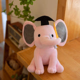 elephant-en-peluche-rose-diplome
